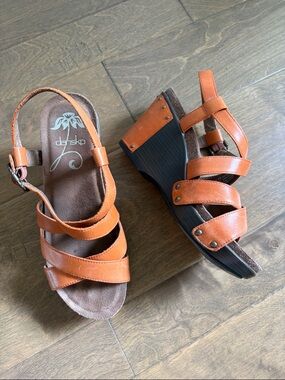 Dansko Frida Orange Leather Strappy Wedge Sandals size EU 38